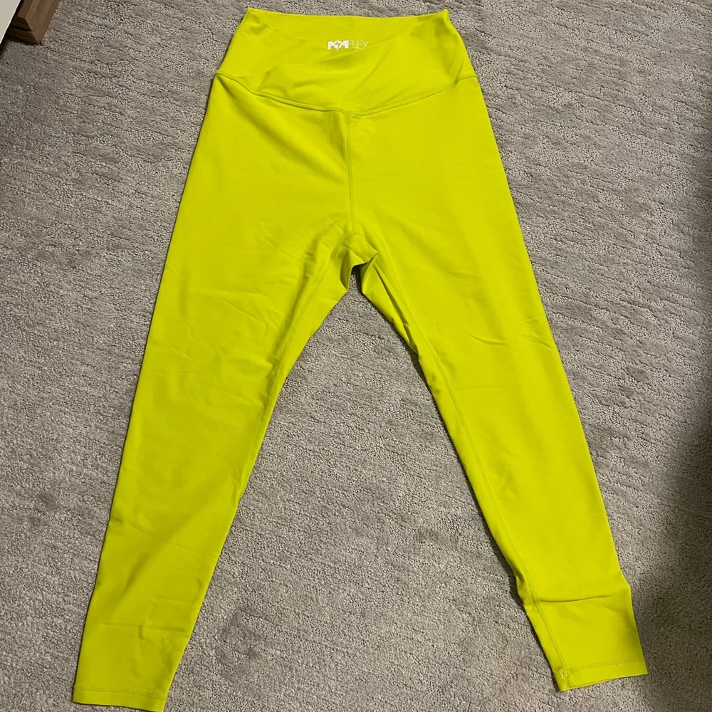 PopFlex Crisscross Hourglass Leggings size Large in the color Lime (Neon Green)